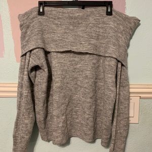 cute off the shoulder sweater!!